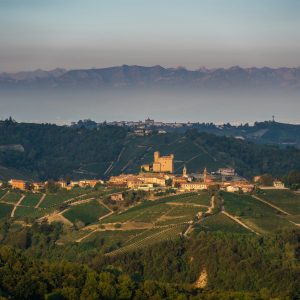 Langhe: Weekend Benessere & Yoga tra Vini Locali e Natura